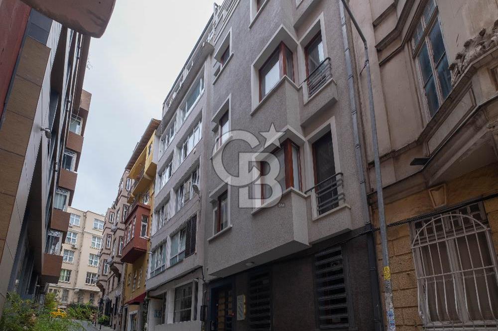 Beyoğlu, Nur-u Ziya Sok.'ta Asansörlü, Balkonlu SATILIK Daire
