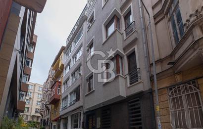 Beyoğlu, Nur-u Ziya Sok.'ta Asansörlü, Balkonlu SATILIK Daire