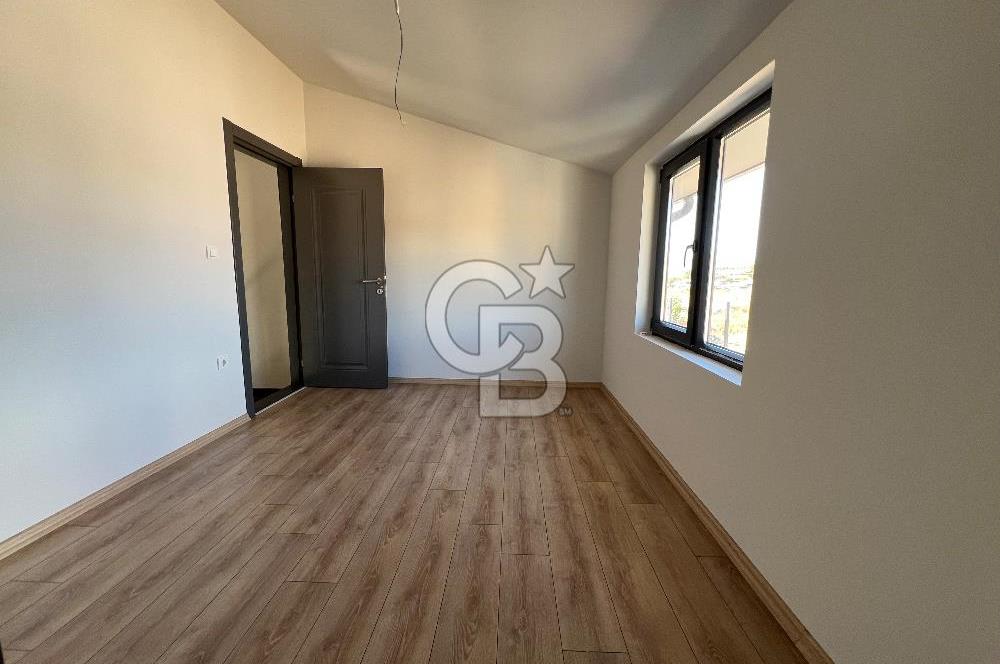TUZLA TEPEÖREN SİTEDE BAHÇE PEYSAJLI HAVUZLU 2+1 KİRALIK VİLLA