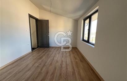 TUZLA TEPEÖREN SİTEDE BAHÇE PEYSAJLI HAVUZLU 2+1 KİRALIK VİLLA