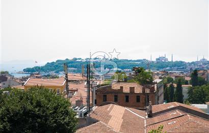Beyoğlu, Nur-u Ziya Sok.'ta Asansörlü, Balkonlu SATILIK Daire