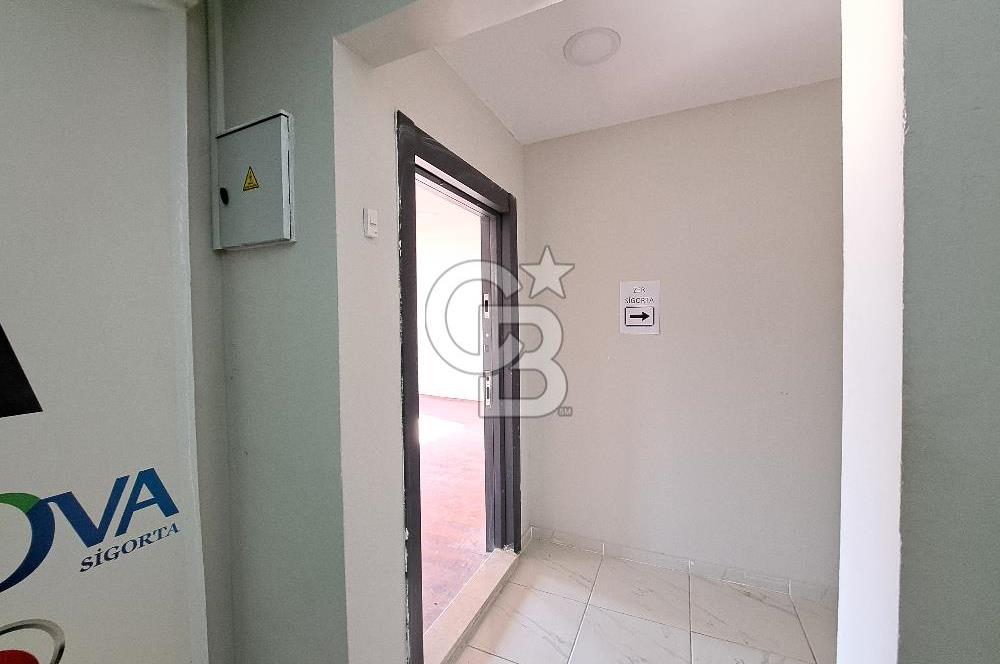 SAMSUN CUMHURİYET MEYDANINA CEPHE KİRALIK OFİS