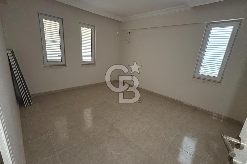 AKBÜK MERKEZDE Deniz Manzaralı 4+1 Havuzlu Sitede Müstakil Tripleks Satılık Villa