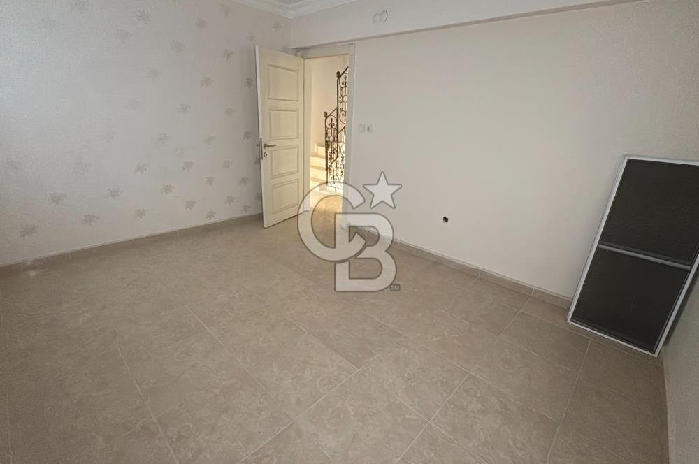 AKBÜK MERKEZDE Deniz Manzaralı 4+1 Havuzlu Sitede Müstakil Tripleks Satılık Villa
