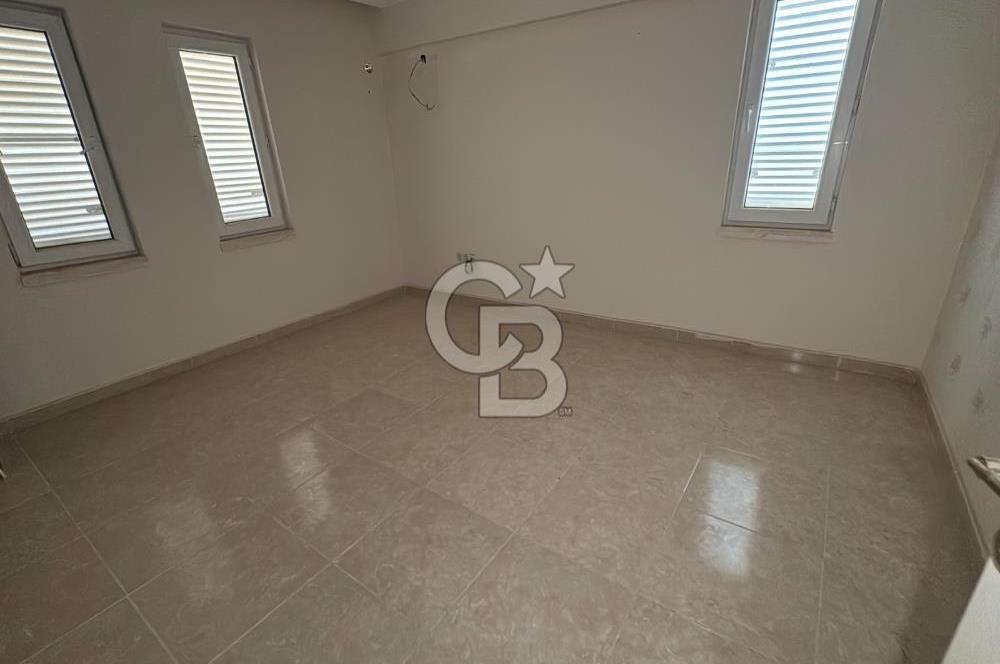AKBÜK MERKEZDE Deniz Manzaralı 4+1 Havuzlu Sitede Müstakil Tripleks Satılık Villa