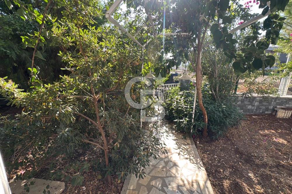 AKBÜK MERKEZDE Deniz Manzaralı 4+1 Havuzlu Sitede Müstakil Tripleks Satılık Villa