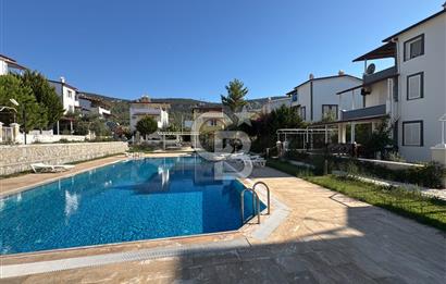 AKBÜK MERKEZDE Deniz Manzaralı 4+1 Havuzlu Sitede Müstakil Tripleks Satılık Villa