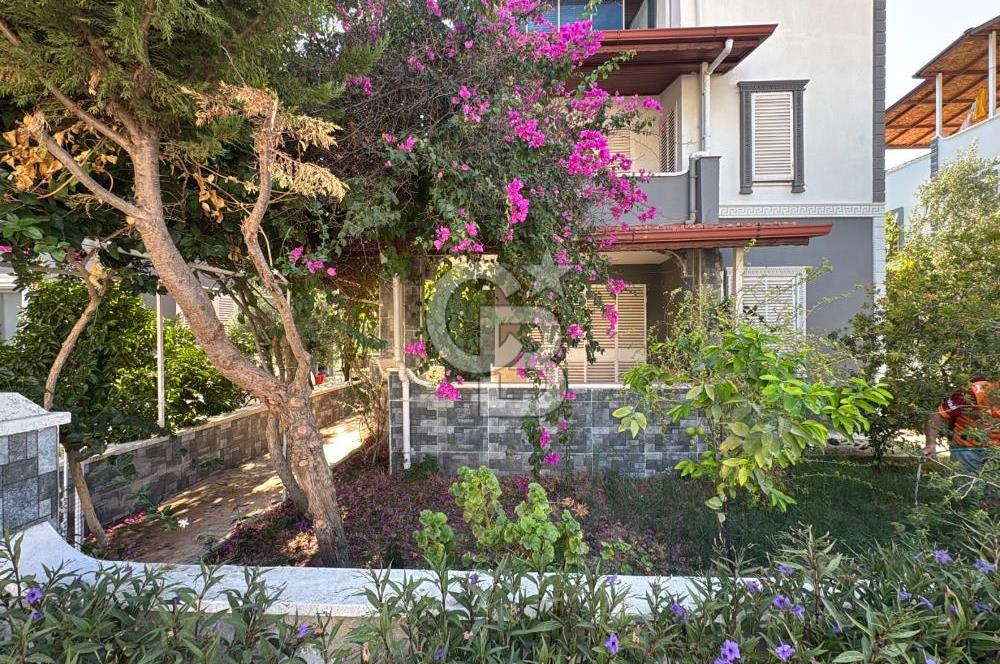 AKBÜK MERKEZDE Deniz Manzaralı 4+1 Havuzlu Sitede Müstakil Tripleks Satılık Villa