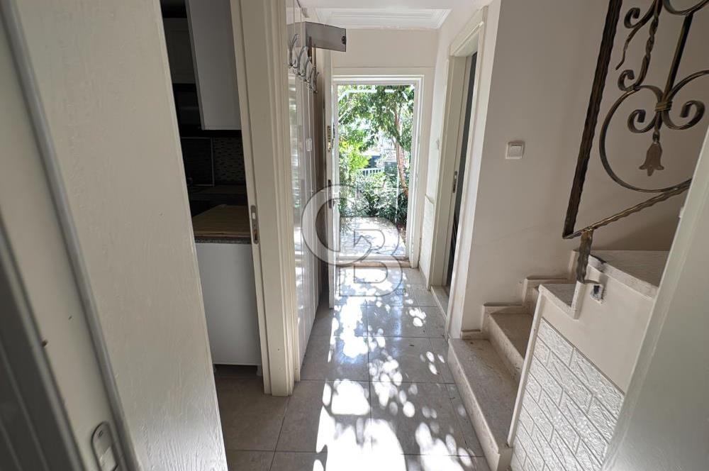 AKBÜK MERKEZDE Deniz Manzaralı 4+1 Havuzlu Sitede Müstakil Tripleks Satılık Villa