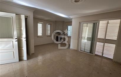AKBÜK MERKEZDE Deniz Manzaralı 4+1 Havuzlu Sitede Müstakil Tripleks Satılık Villa