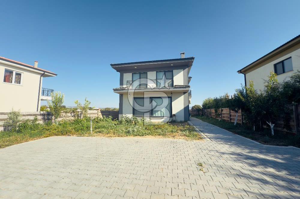 Bozcaada'ya Komşu, Denize Yakın 3+1 Satılık Villa