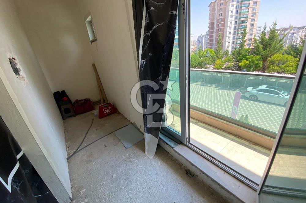 YAŞAMKENTDE CADDEYE CEPHE TABELA DEĞERİ YÜKSEK KİRALIK DÜKKAN