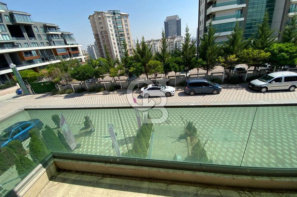 YAŞAMKENTDE CADDEYE CEPHE TABELA DEĞERİ YÜKSEK KİRALIK DÜKKAN
