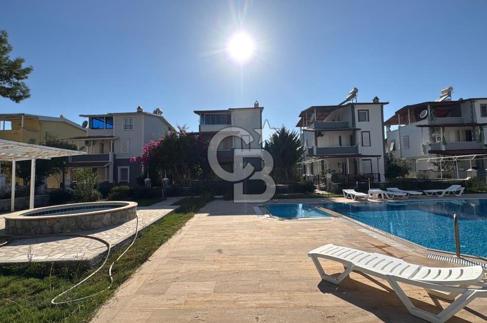AKBÜK MERKEZDE Deniz Manzaralı 4+1 Havuzlu Sitede Müstakil Tripleks Satılık Villa