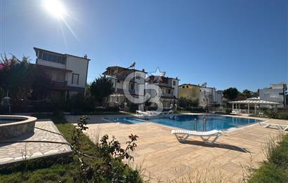 AKBÜK MERKEZDE Deniz Manzaralı 4+1 Havuzlu Sitede Müstakil Tripleks Satılık Villa