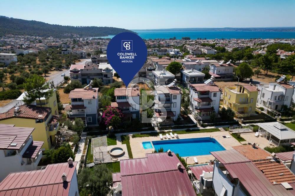 AKBÜK MERKEZDE Deniz Manzaralı 4+1 Havuzlu Sitede Müstakil Tripleks Satılık Villa