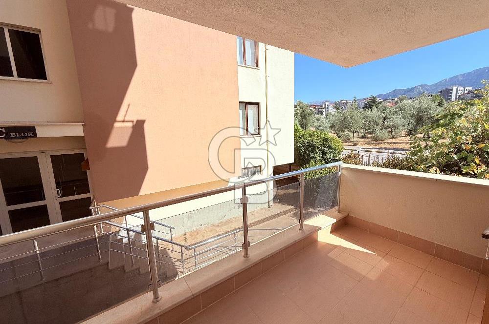 Servergazi Mh. Orkide Konutlarında 4+1 215 M² Satılık Daire