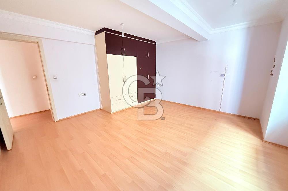 Servergazi Mh. Orkide Konutlarında 4+1 215 M² Satılık Daire