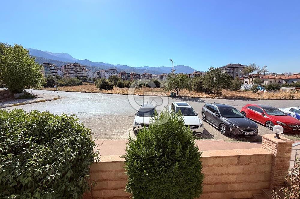 Servergazi Mh. Orkide Konutlarında 4+1 215 M² Satılık Daire