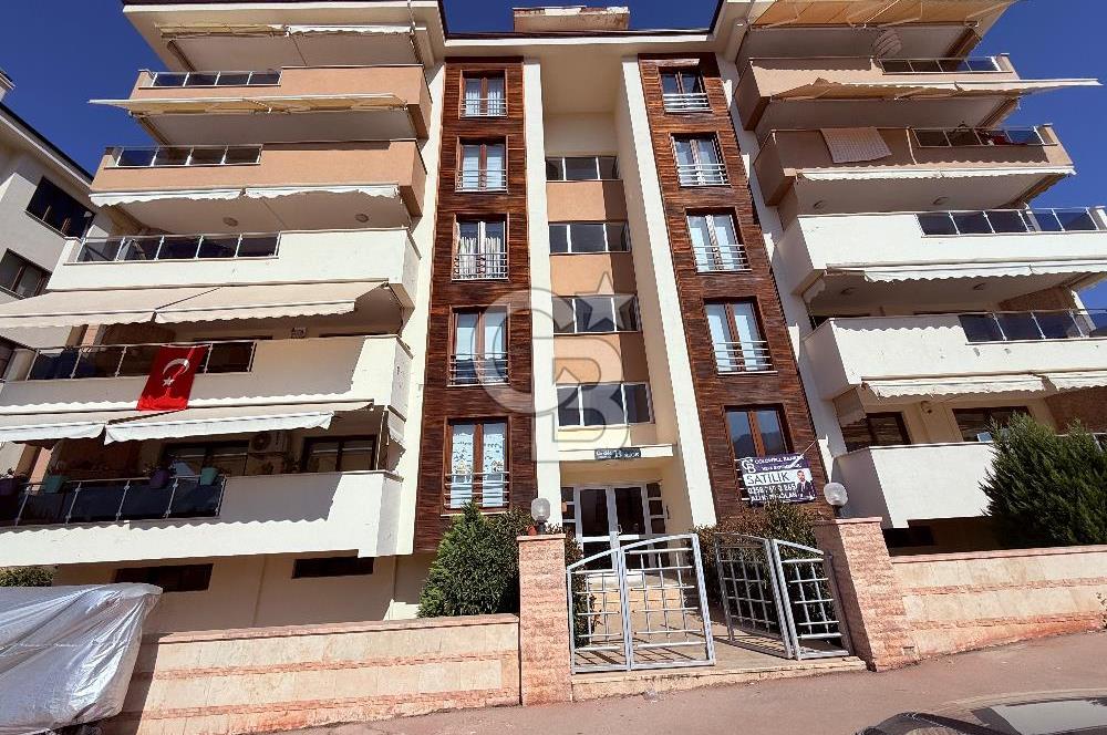 Servergazi Mh. Orkide Konutlarında 4+1 215 M² Satılık Daire