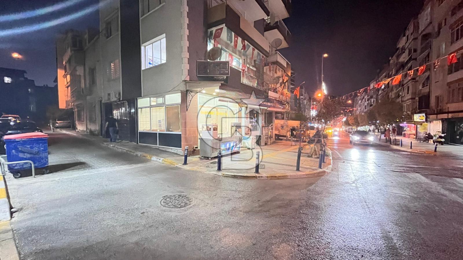 Balçova Ata Caddesinde 27 m2 Satılık Köşe Dükkan