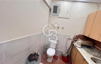 Balçova Ata Caddesinde 27 m2 Satılık Köşe Dükkan