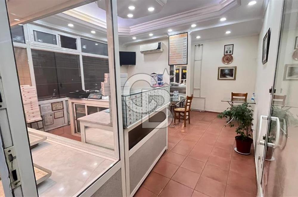 Balçova Ata Caddesinde 27 m2 Satılık Köşe Dükkan