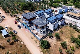 GÜMÜŞTEPEDE MANZARALI MÜSTAKİL HAVUZLU VİLLA