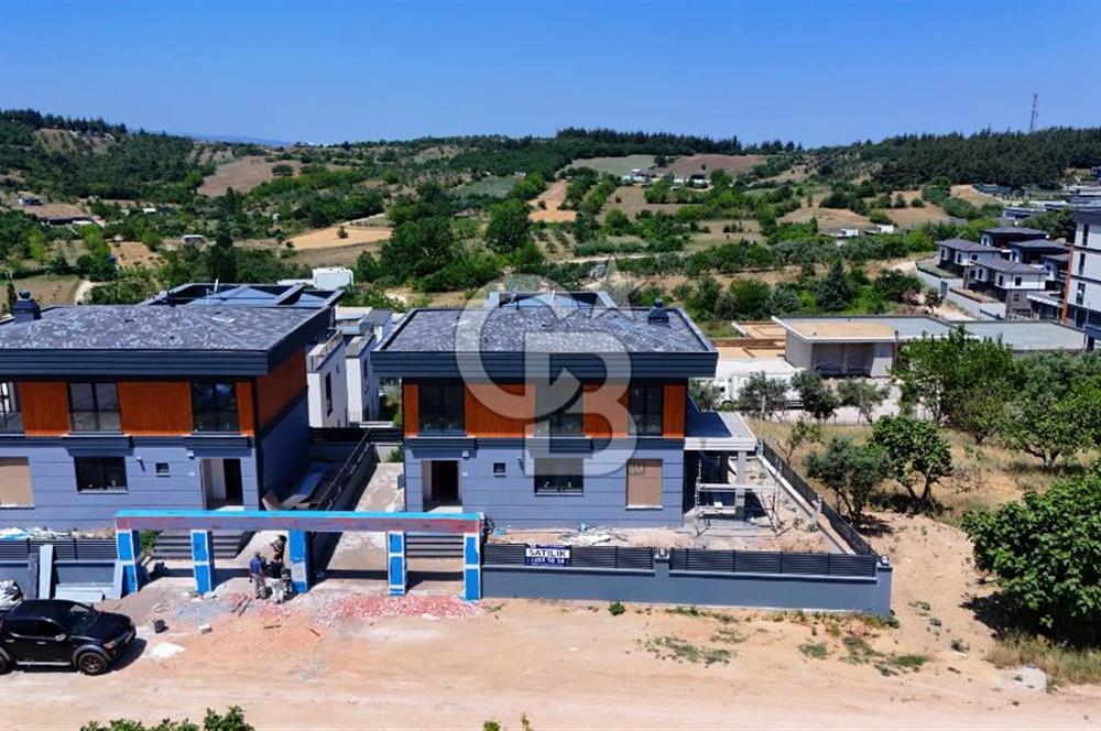 GÜMÜŞTEPEDE MANZARALI MÜSTAKİL HAVUZLU VİLLA