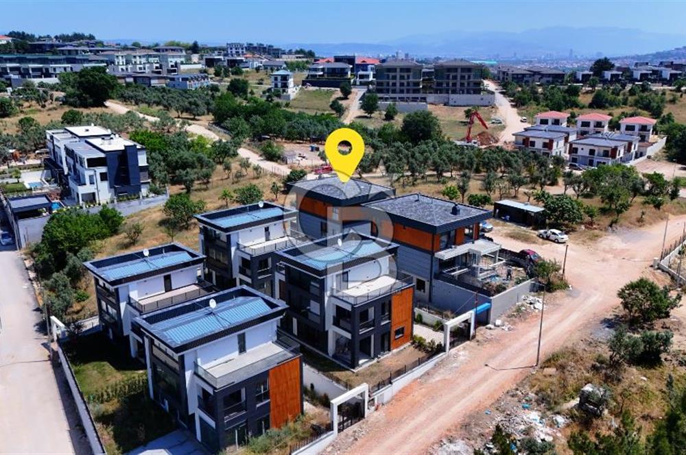GÜMÜŞTEPEDE MANZARALI MÜSTAKİL HAVUZLU VİLLA