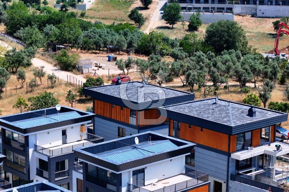GÜMÜŞTEPEDE MANZARALI MÜSTAKİL HAVUZLU VİLLA