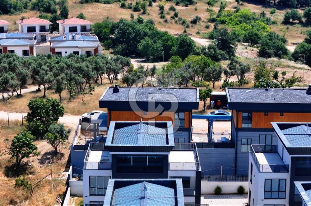 GÜMÜŞTEPEDE MANZARALI MÜSTAKİL HAVUZLU VİLLA