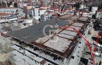 ANTALYA ELMALI AMELAS MEYDAN PROJESİNDE GİRİŞ KAT SATILIK DÜKKAN