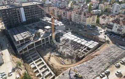 ANTALYA ELMALI AMELAS MEYDAN PROJESİNDE GİRİŞ KAT SATILIK DÜKKAN
