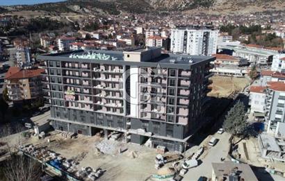 ANTALYA ELMALI AMELAS MEYDAN PROJESİNDE GİRİŞ KAT SATILIK DÜKKAN