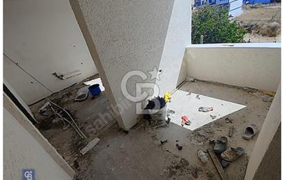 SATILIK ARNAVUTKÖY TAŞOLUK METRO DURAĞINA YAKIN SIFIR 2+1 DAİRE