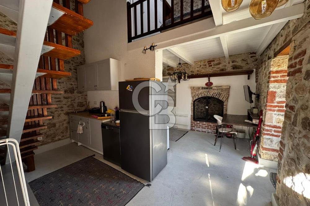 AYVALIK KÜÇÜKKÖYDE HAZIR GELİRLİ AIRBNB İŞLETMELİ KOMPLE MÜLK