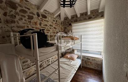 AYVALIK KÜÇÜKKÖYDE HAZIR GELİRLİ AIRBNB İŞLETMELİ KOMPLE MÜLK