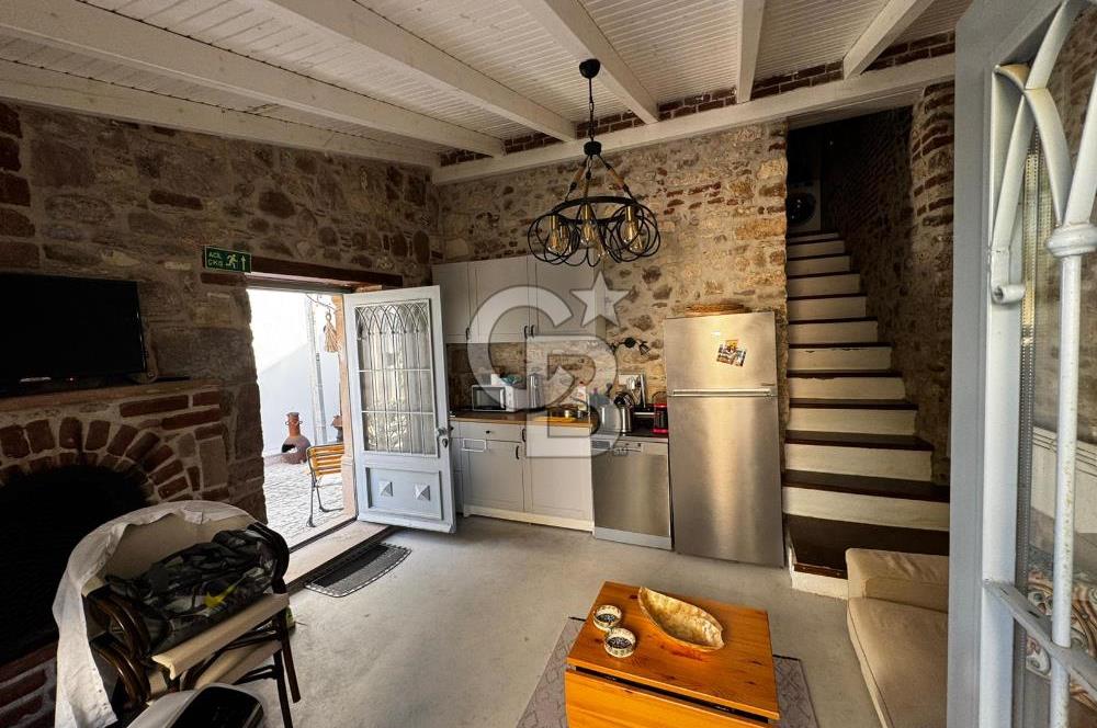 AYVALIK KÜÇÜKKÖYDE HAZIR GELİRLİ AIRBNB İŞLETMELİ KOMPLE MÜLK
