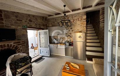 AYVALIK KÜÇÜKKÖYDE HAZIR GELİRLİ AIRBNB İŞLETMELİ KOMPLE MÜLK