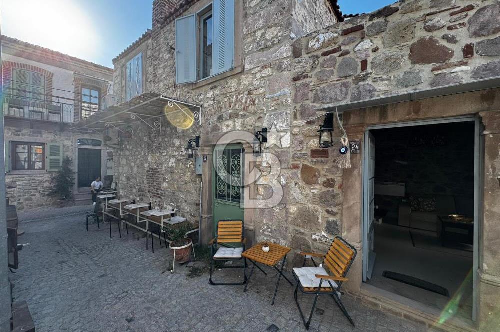 AYVALIK KÜÇÜKKÖYDE HAZIR GELİRLİ AIRBNB İŞLETMELİ KOMPLE MÜLK