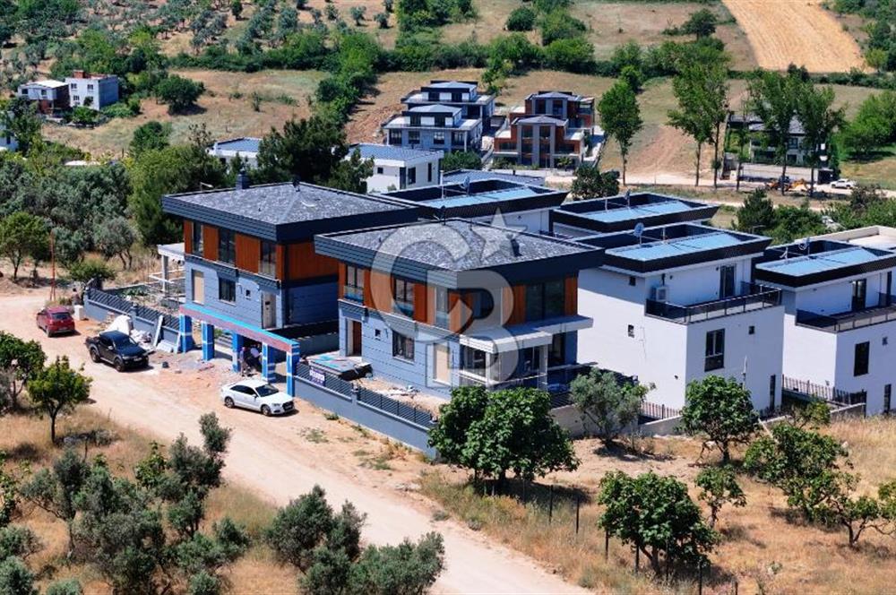 GÜMÜŞTEPEDE MANZARALI MÜSTAKİL HAVUZLU VİLLA
