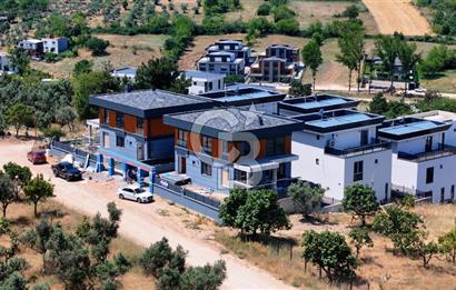 GÜMÜŞTEPEDE MANZARALI MÜSTAKİL HAVUZLU VİLLA