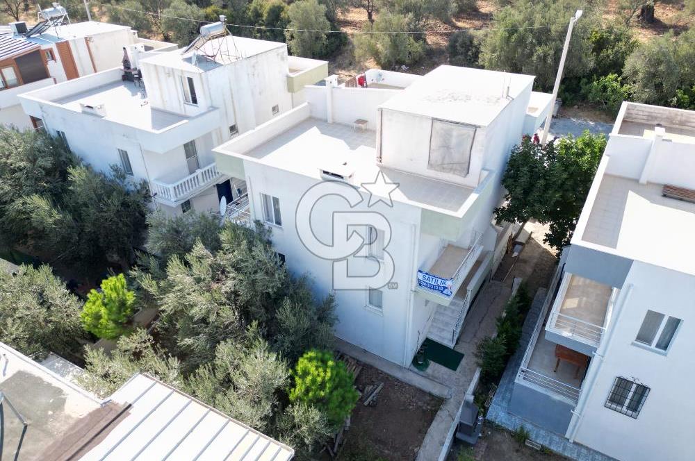 Ayvalık Sarımsaklıda Satılık Deniz Manzaralı 3+1 Villa