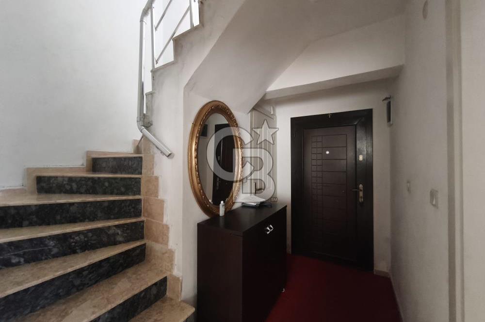 Ayvalık Sarımsaklıda Satılık Deniz Manzaralı 3+1 Villa