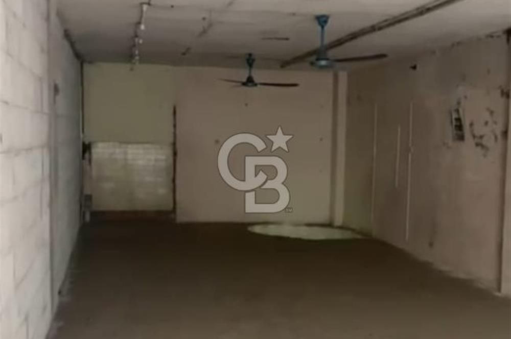 Pazarlar Caddesinde İşlek Konumda 2 Katlı 180 m2 Satılık Dükkan