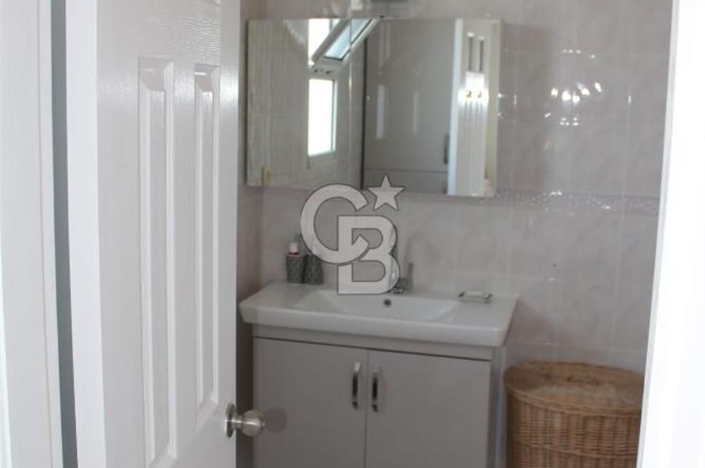 ÇEŞME DALYANKÖY MEVKİNDE DENİZ MANZARALI SİTE İÇERİSİNDE VİLLA