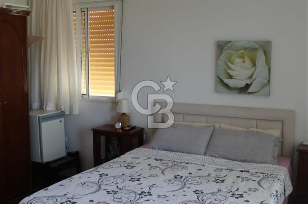 ÇEŞME DALYANKÖY MEVKİNDE DENİZ MANZARALI SİTE İÇERİSİNDE VİLLA