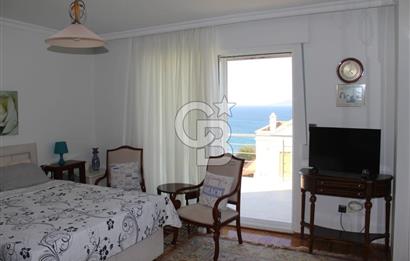 ÇEŞME DALYANKÖY MEVKİNDE DENİZ MANZARALI SİTE İÇERİSİNDE VİLLA
