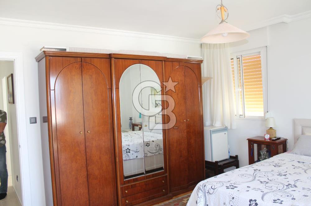 ÇEŞME DALYANKÖY MEVKİNDE DENİZ MANZARALI SİTE İÇERİSİNDE VİLLA